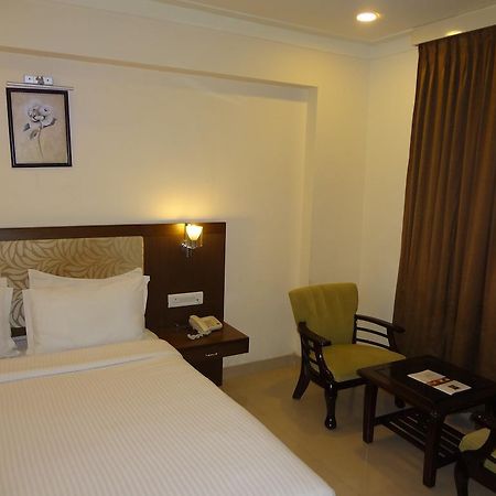 Hotel Budhil Park Visakhapatnam Zewnętrze zdjęcie