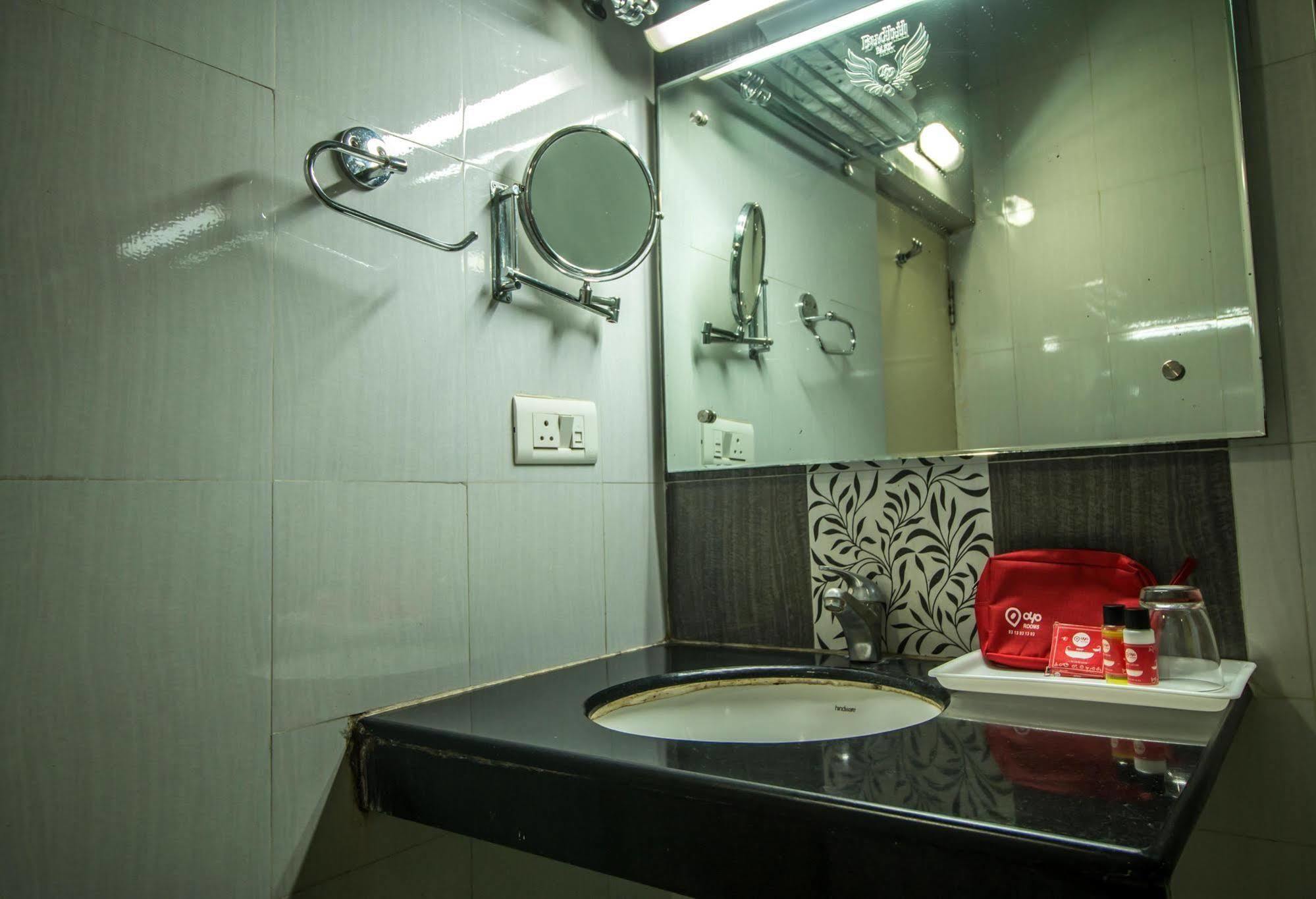 Hotel Budhil Park Visakhapatnam Zewnętrze zdjęcie