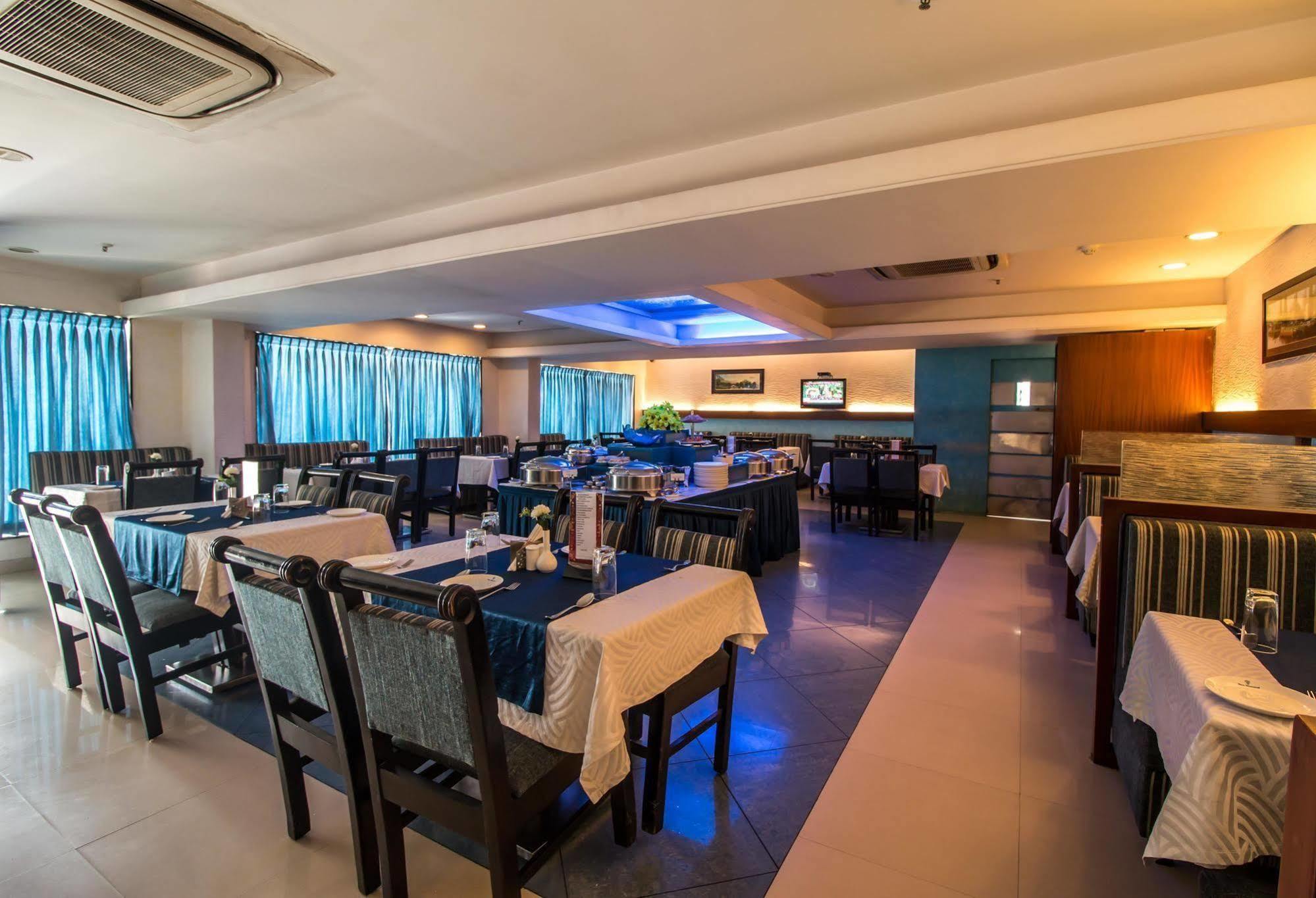 Hotel Budhil Park Visakhapatnam Zewnętrze zdjęcie