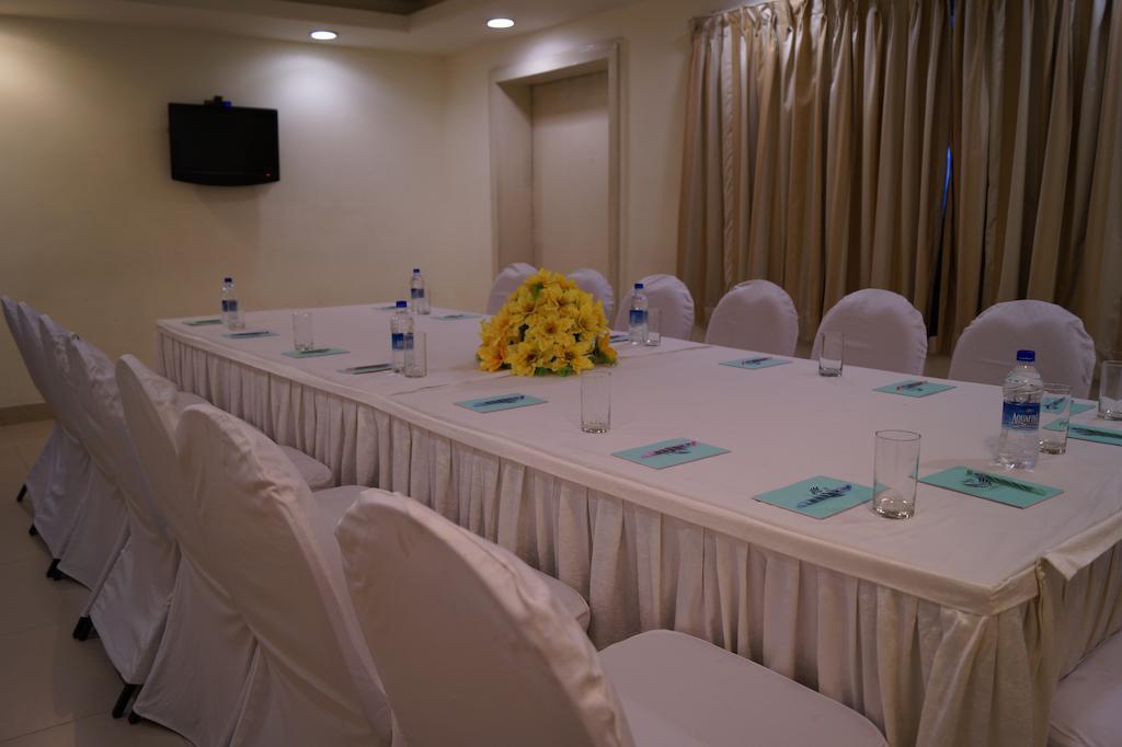 Hotel Budhil Park Visakhapatnam Zewnętrze zdjęcie