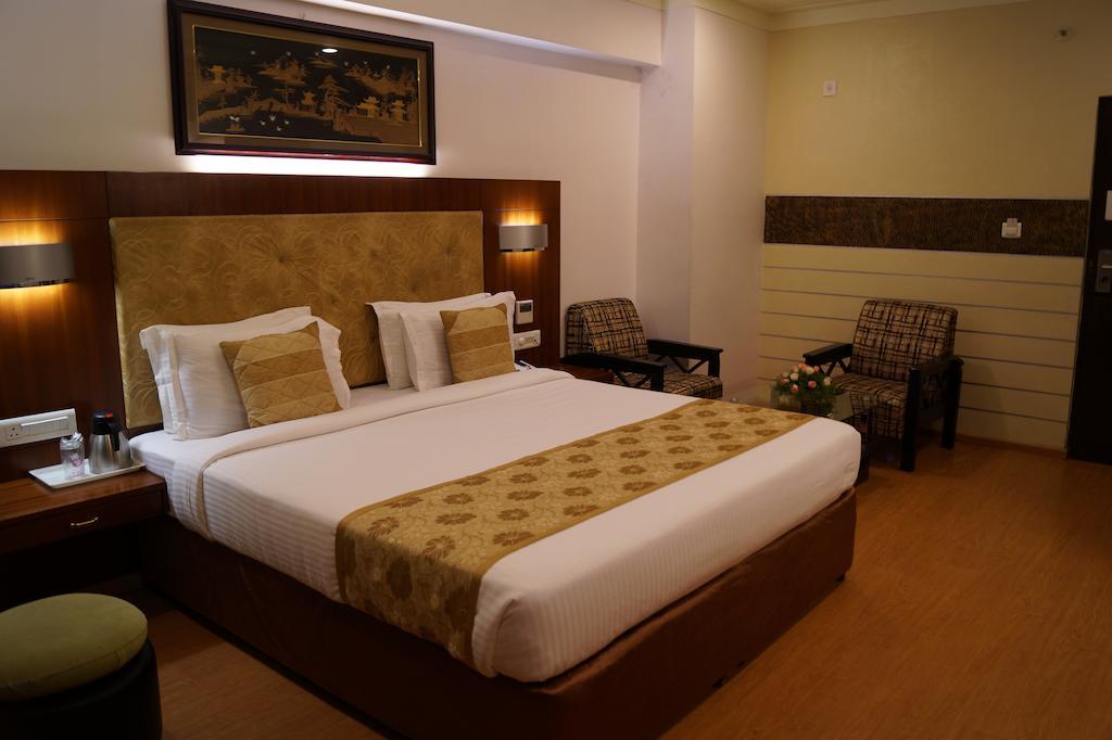 Hotel Budhil Park Visakhapatnam Zewnętrze zdjęcie