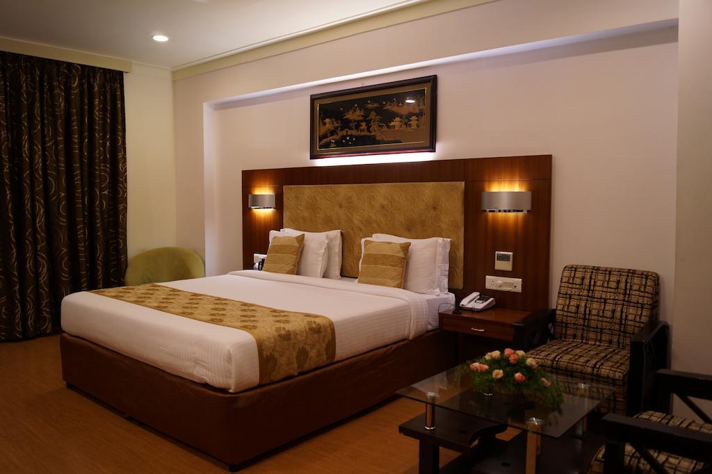 Hotel Budhil Park Visakhapatnam Zewnętrze zdjęcie