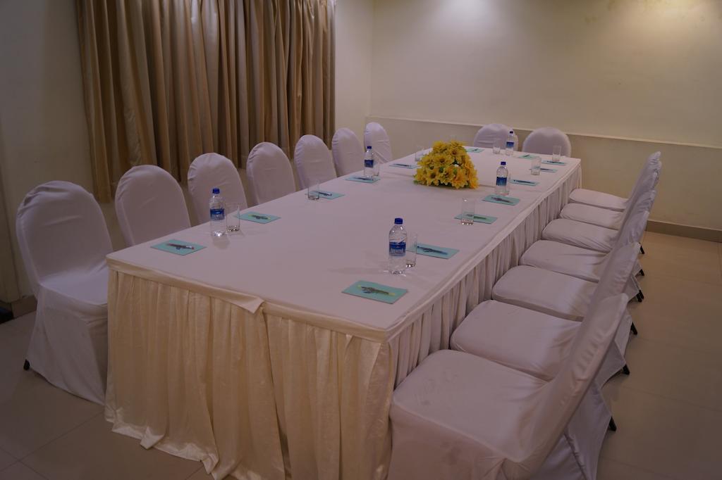 Hotel Budhil Park Visakhapatnam Zewnętrze zdjęcie
