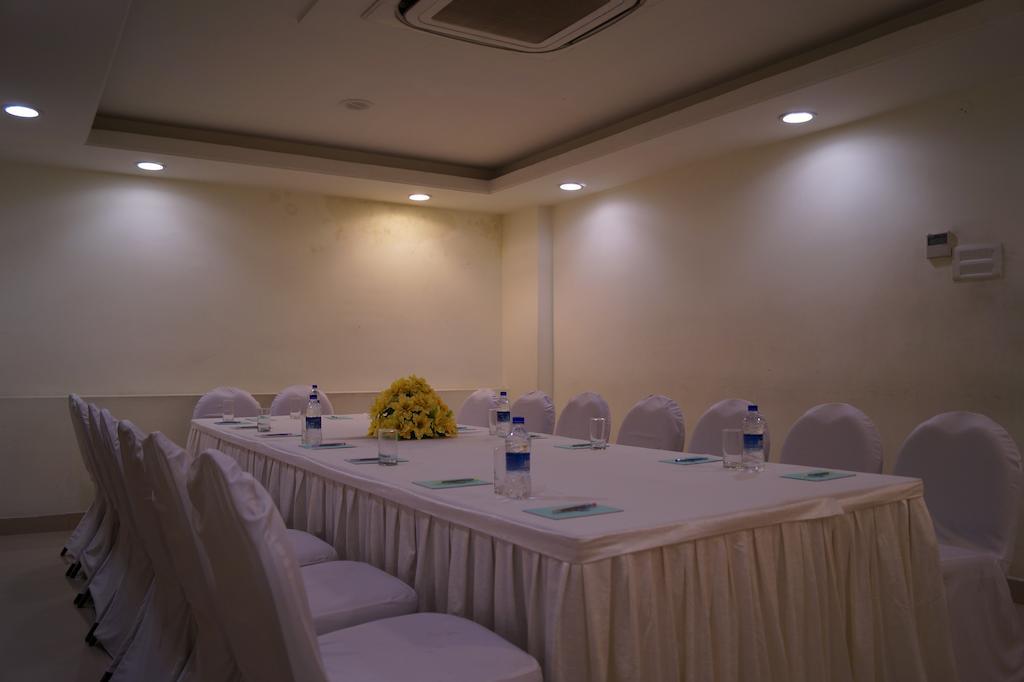 Hotel Budhil Park Visakhapatnam Zewnętrze zdjęcie
