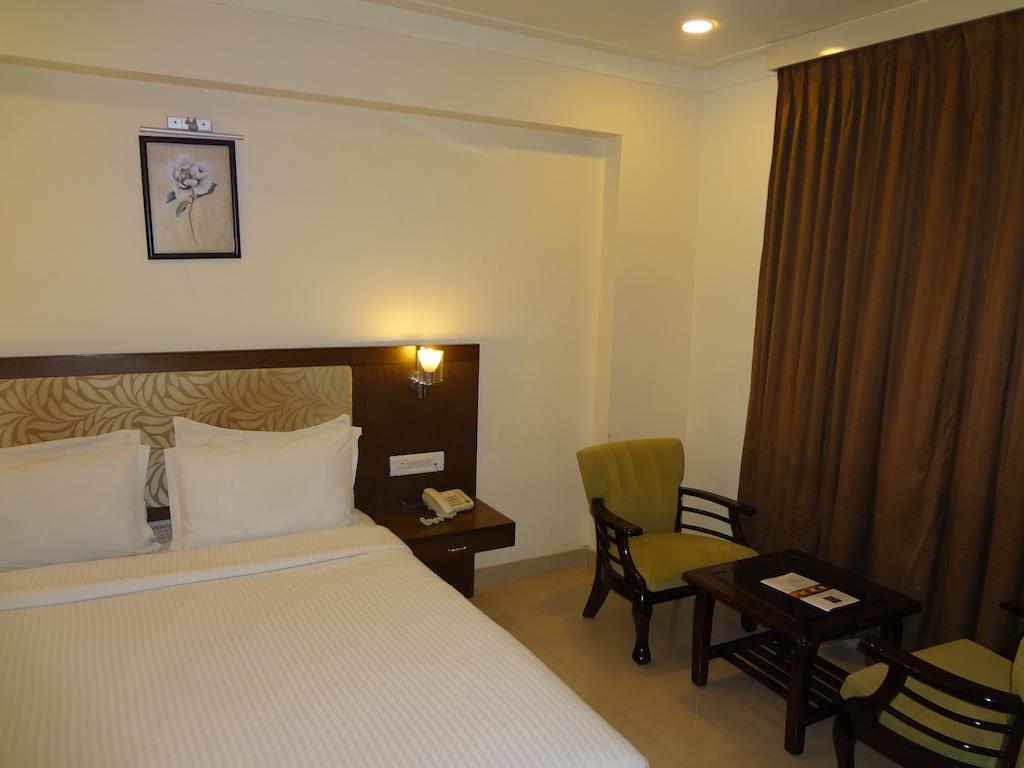 Hotel Budhil Park Visakhapatnam Zewnętrze zdjęcie