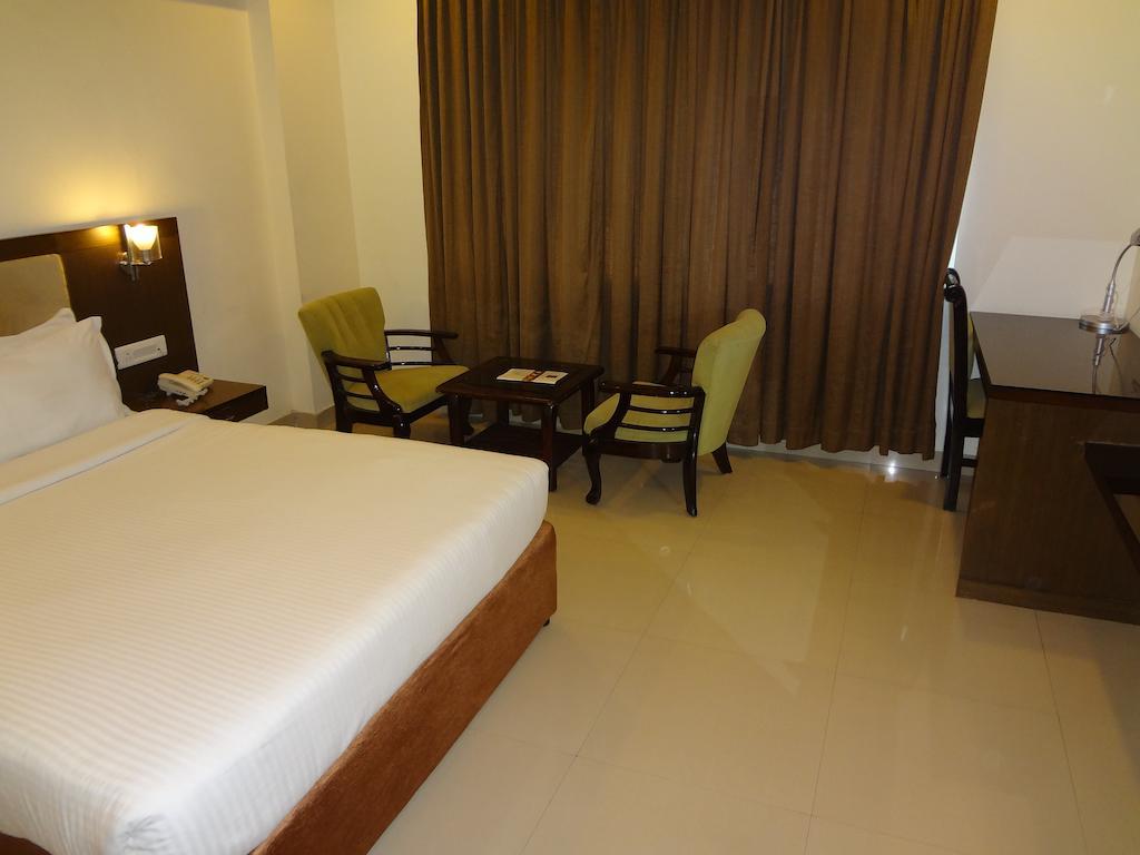 Hotel Budhil Park Visakhapatnam Zewnętrze zdjęcie