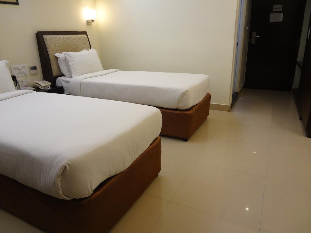 Hotel Budhil Park Visakhapatnam Zewnętrze zdjęcie