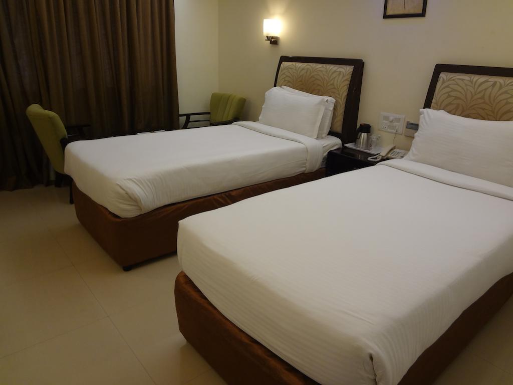 Hotel Budhil Park Visakhapatnam Zewnętrze zdjęcie