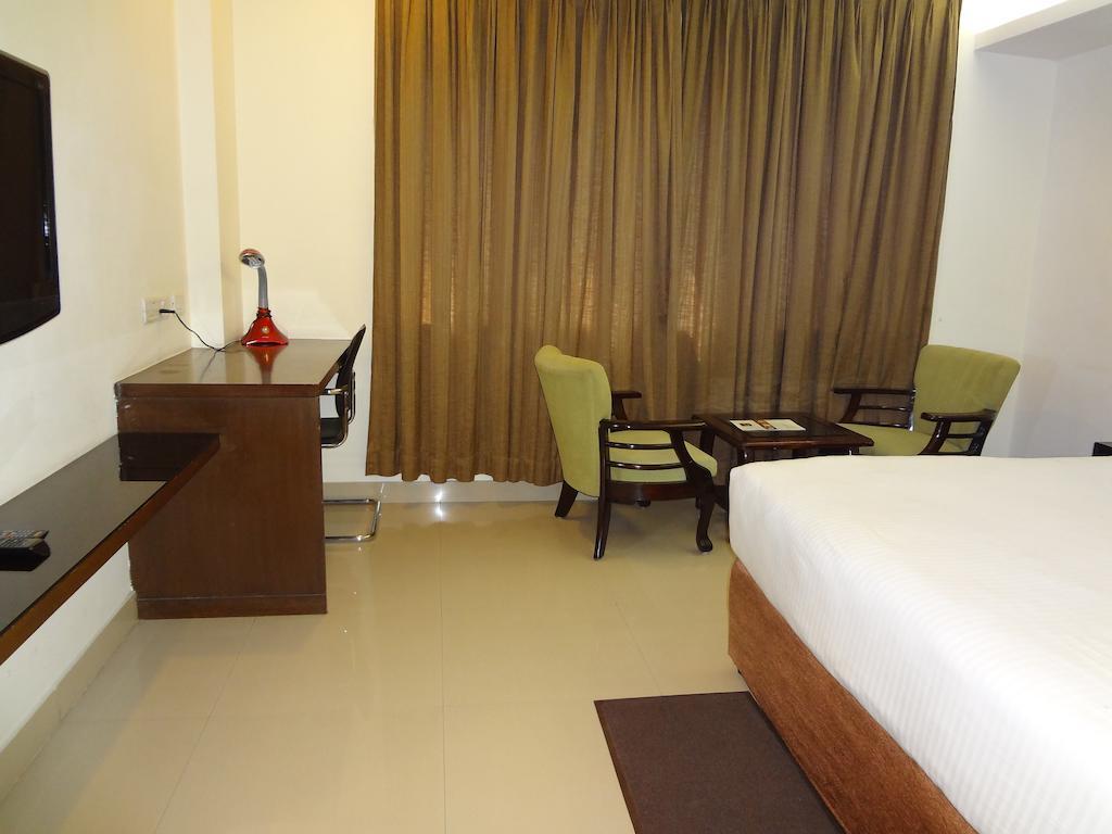 Hotel Budhil Park Visakhapatnam Zewnętrze zdjęcie