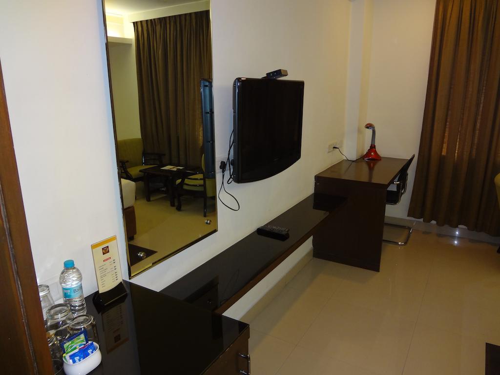 Hotel Budhil Park Visakhapatnam Zewnętrze zdjęcie