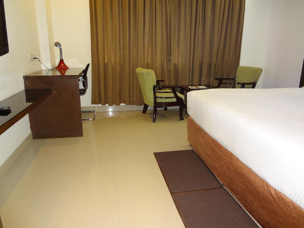 Hotel Budhil Park Visakhapatnam Zewnętrze zdjęcie