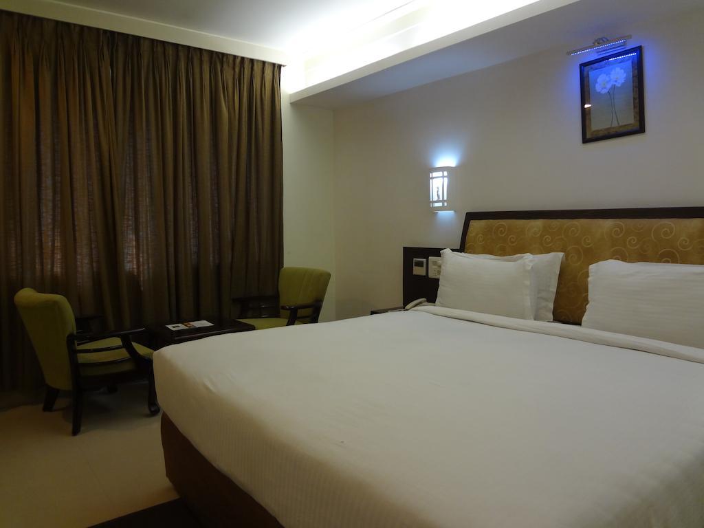 Hotel Budhil Park Visakhapatnam Zewnętrze zdjęcie