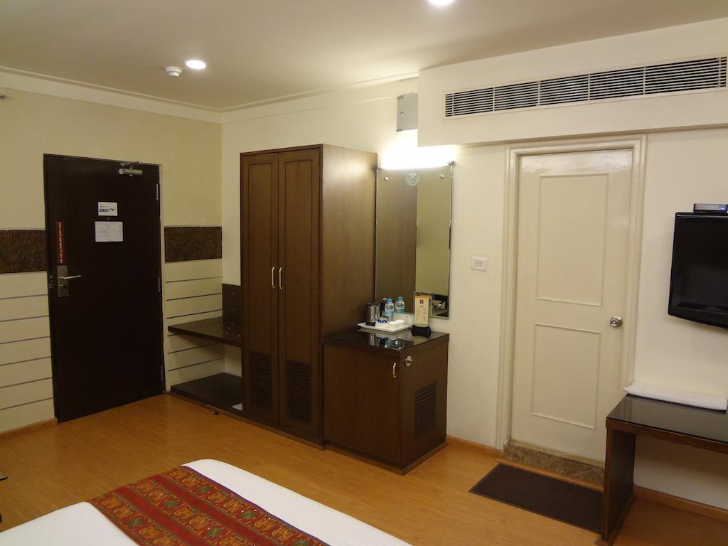 Hotel Budhil Park Visakhapatnam Zewnętrze zdjęcie