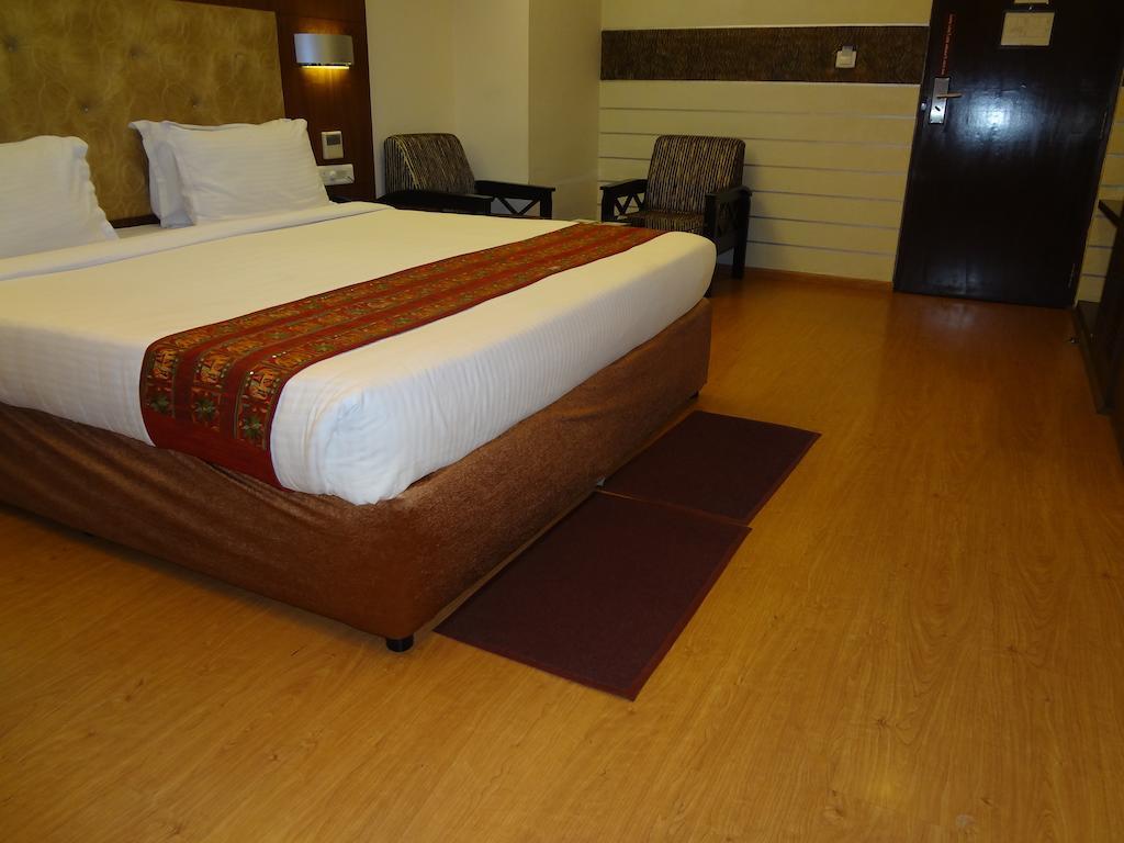 Hotel Budhil Park Visakhapatnam Zewnętrze zdjęcie