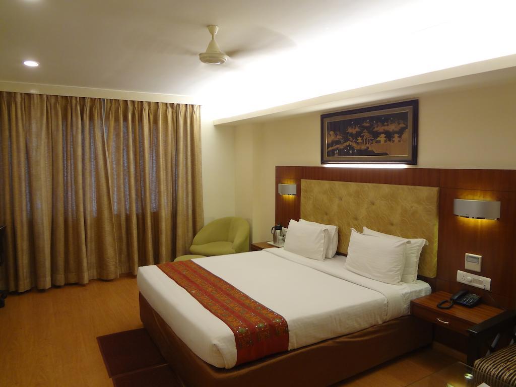 Hotel Budhil Park Visakhapatnam Zewnętrze zdjęcie