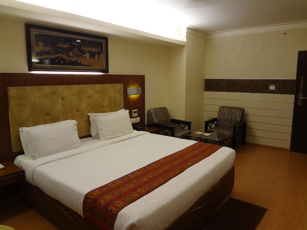 Hotel Budhil Park Visakhapatnam Zewnętrze zdjęcie